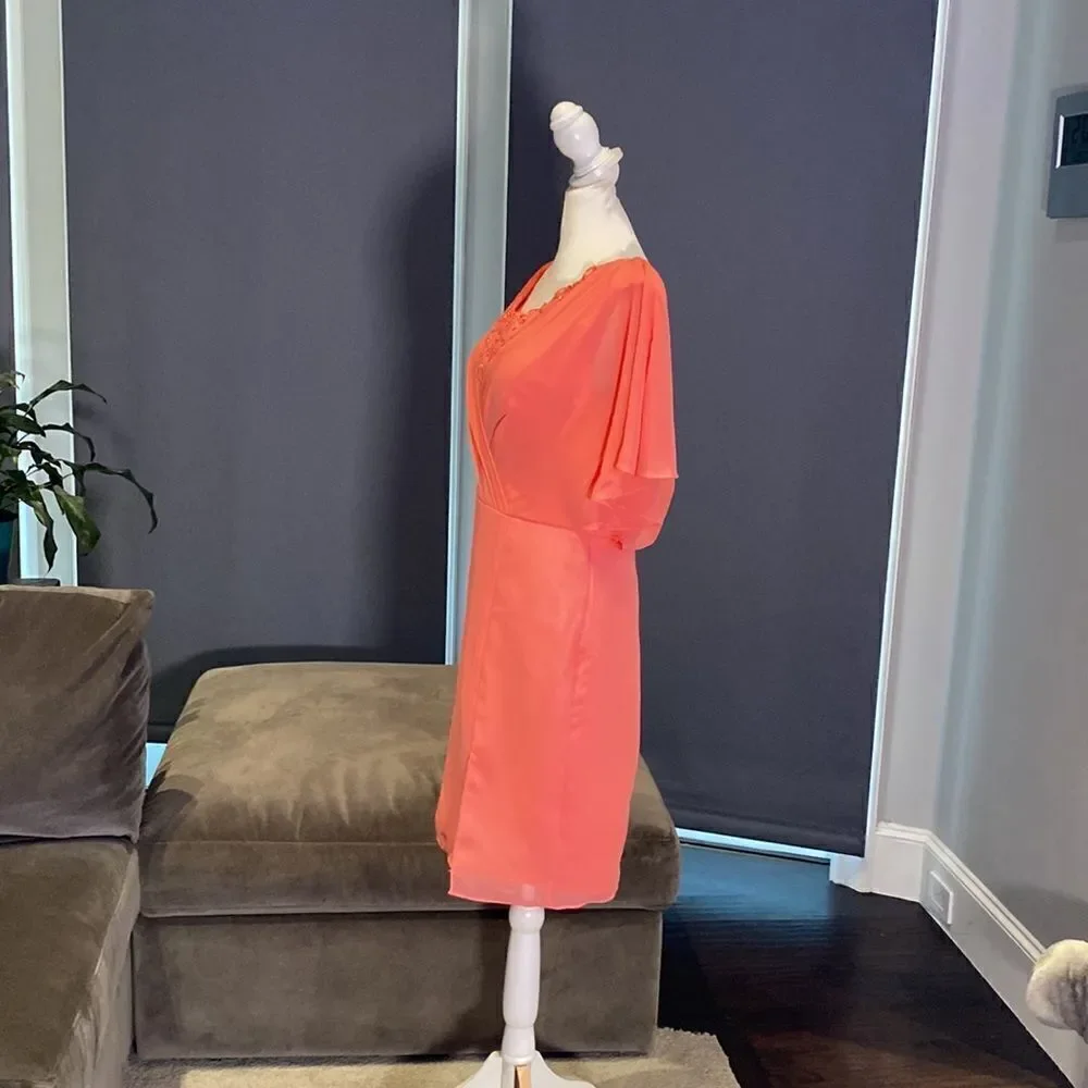 Women’s Chiffon Knee Length Dress with Draping Sleeves & Zip Up Back Size 12